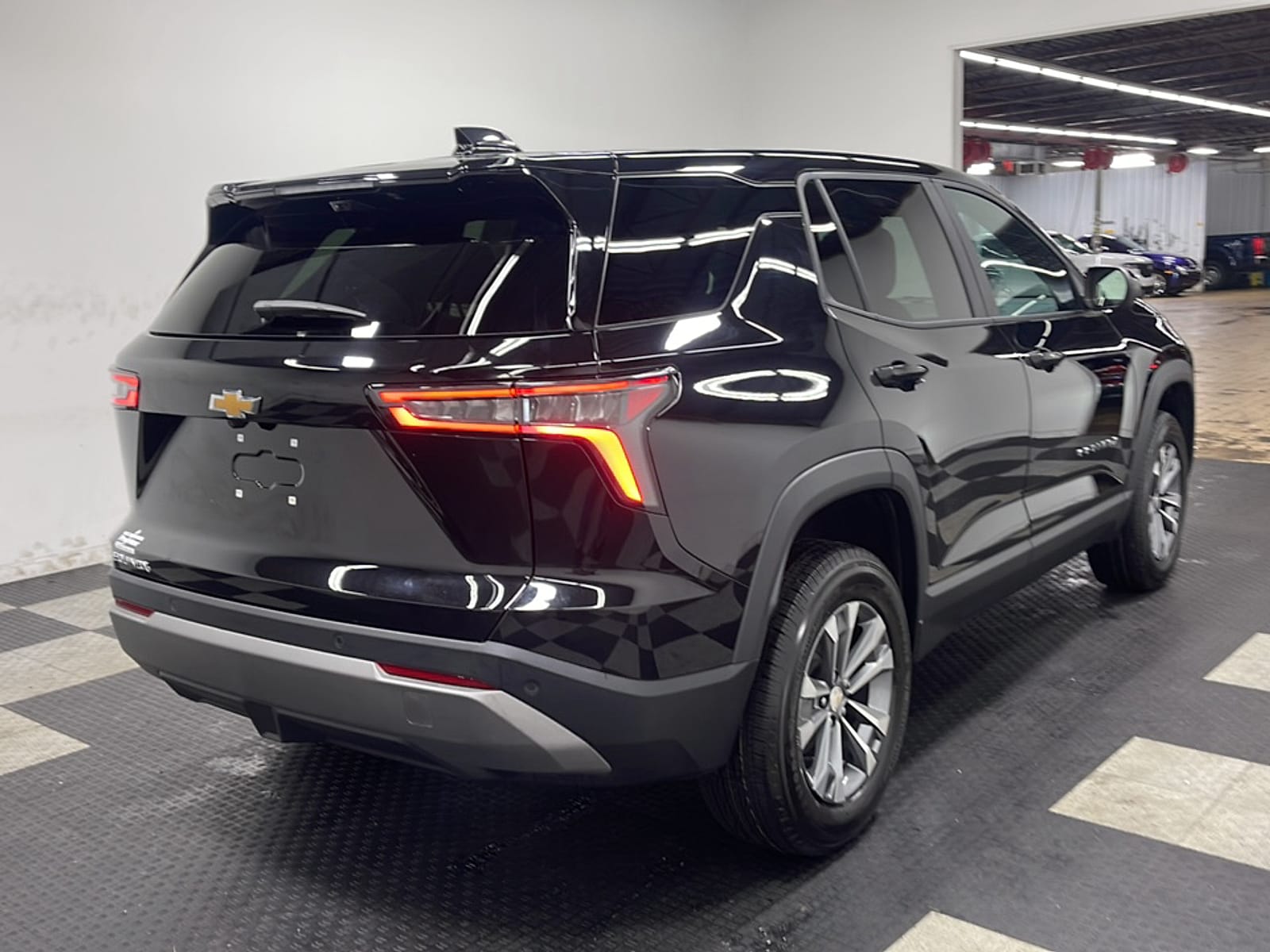 2027 Chevrolet Equinox LT - Photo 19