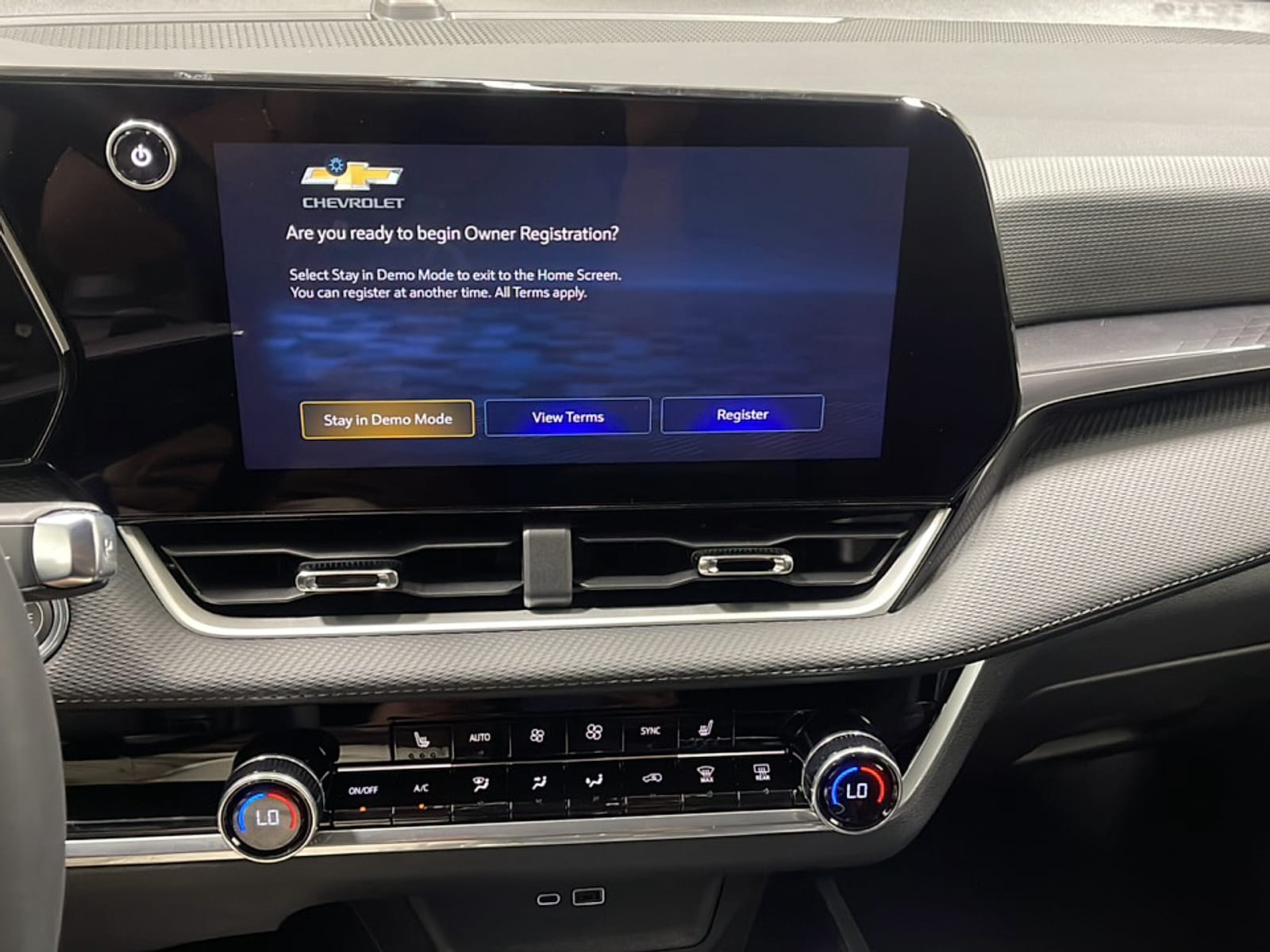 2027 Chevrolet Equinox LT - Photo 8