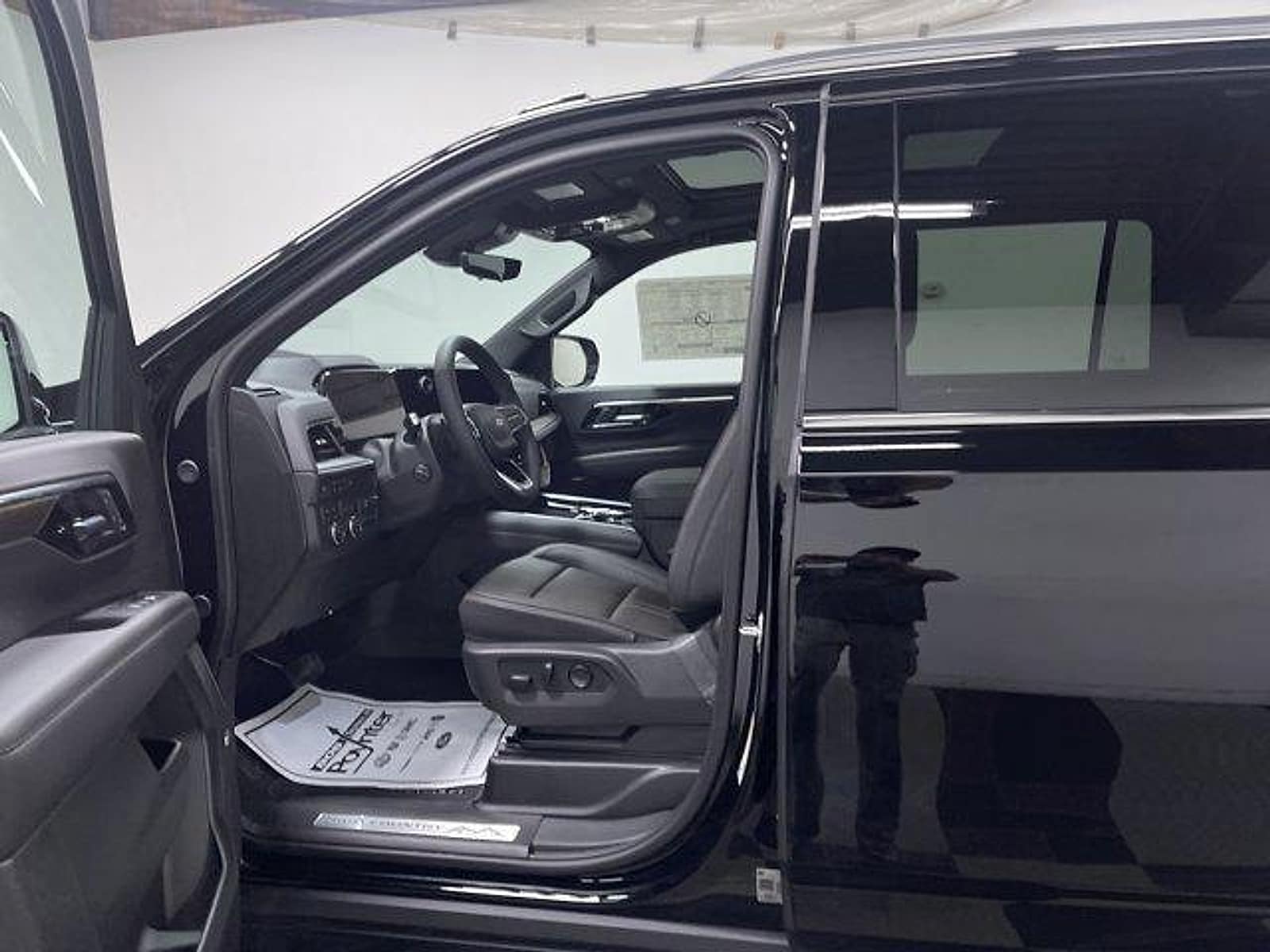 2026 Chevrolet Suburban High Country - Photo 7