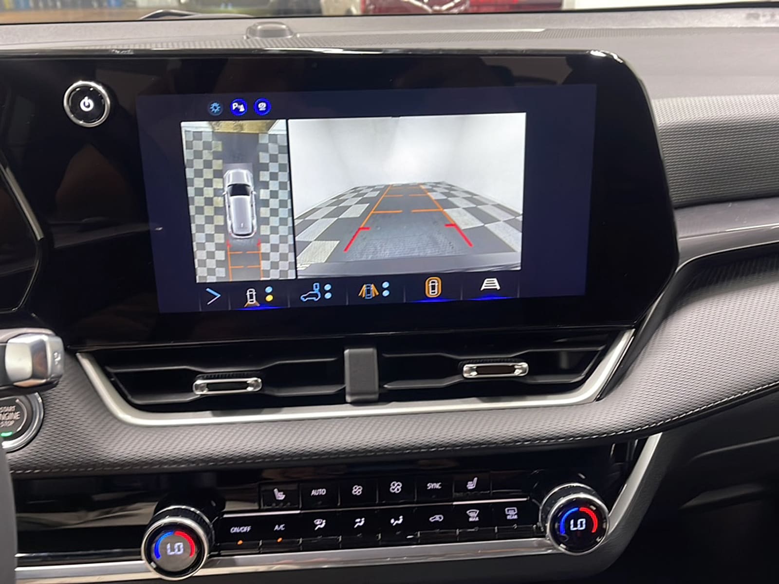 2027 Chevrolet Equinox LT - Photo 10