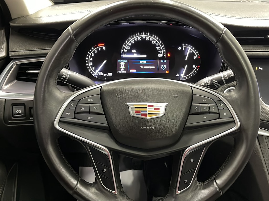 Used 2018 CADILLAC XT5 Luxury FWD SUV