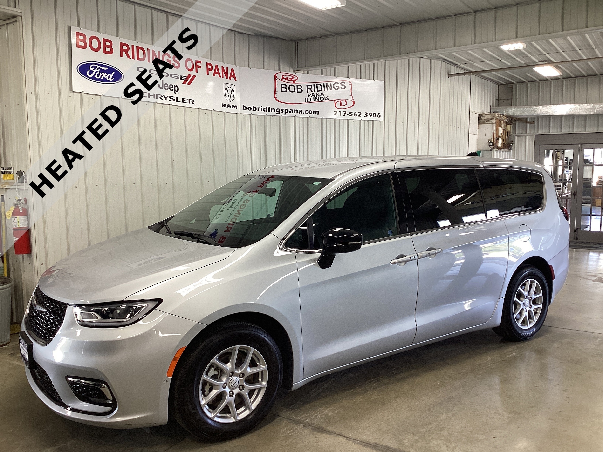 2026 Chrysler Pacifica Select