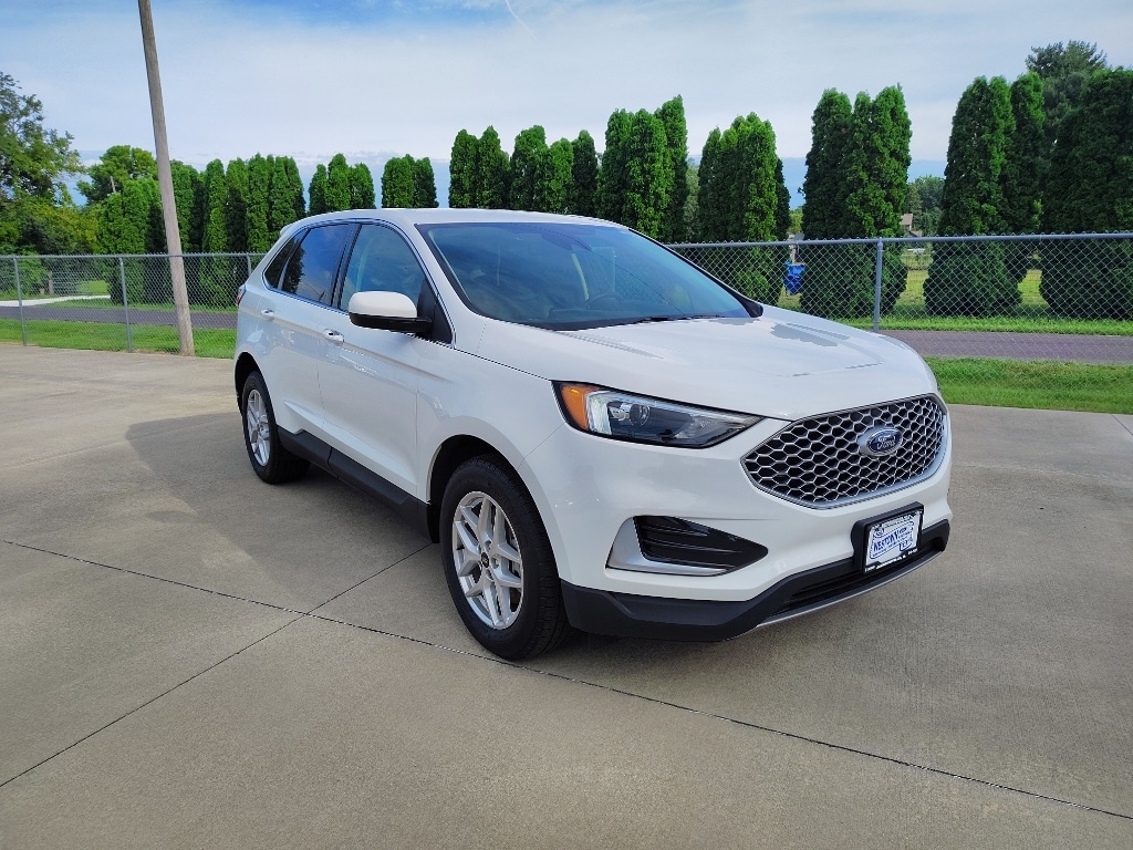 Used 2024 Ford Edge SEL Sport Utility