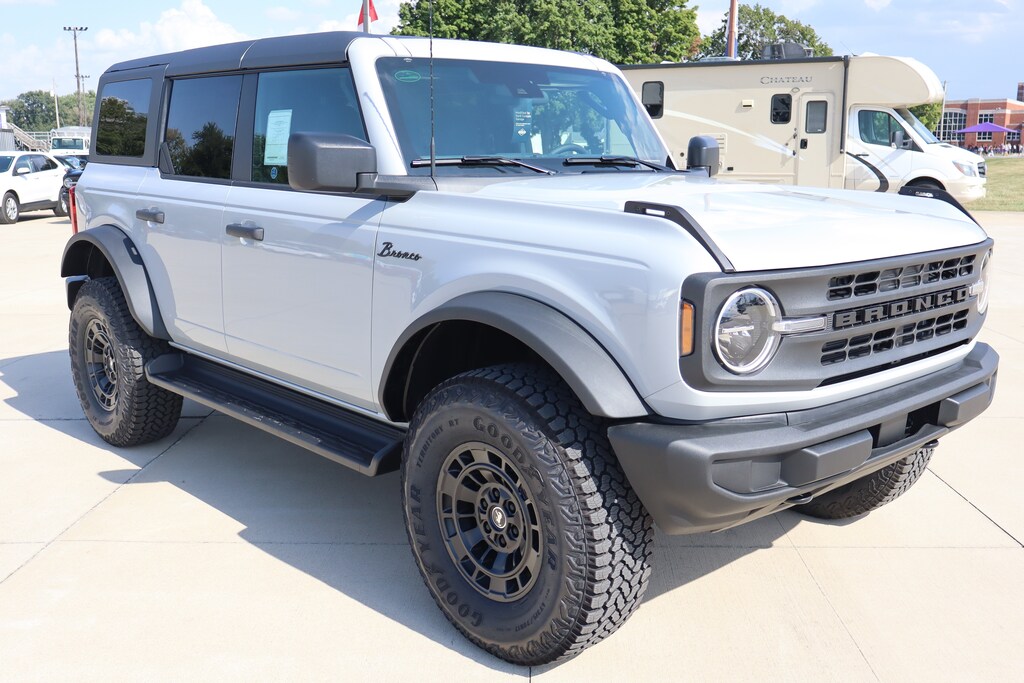 New 2026 Ford Bronco Outer Banks SUV