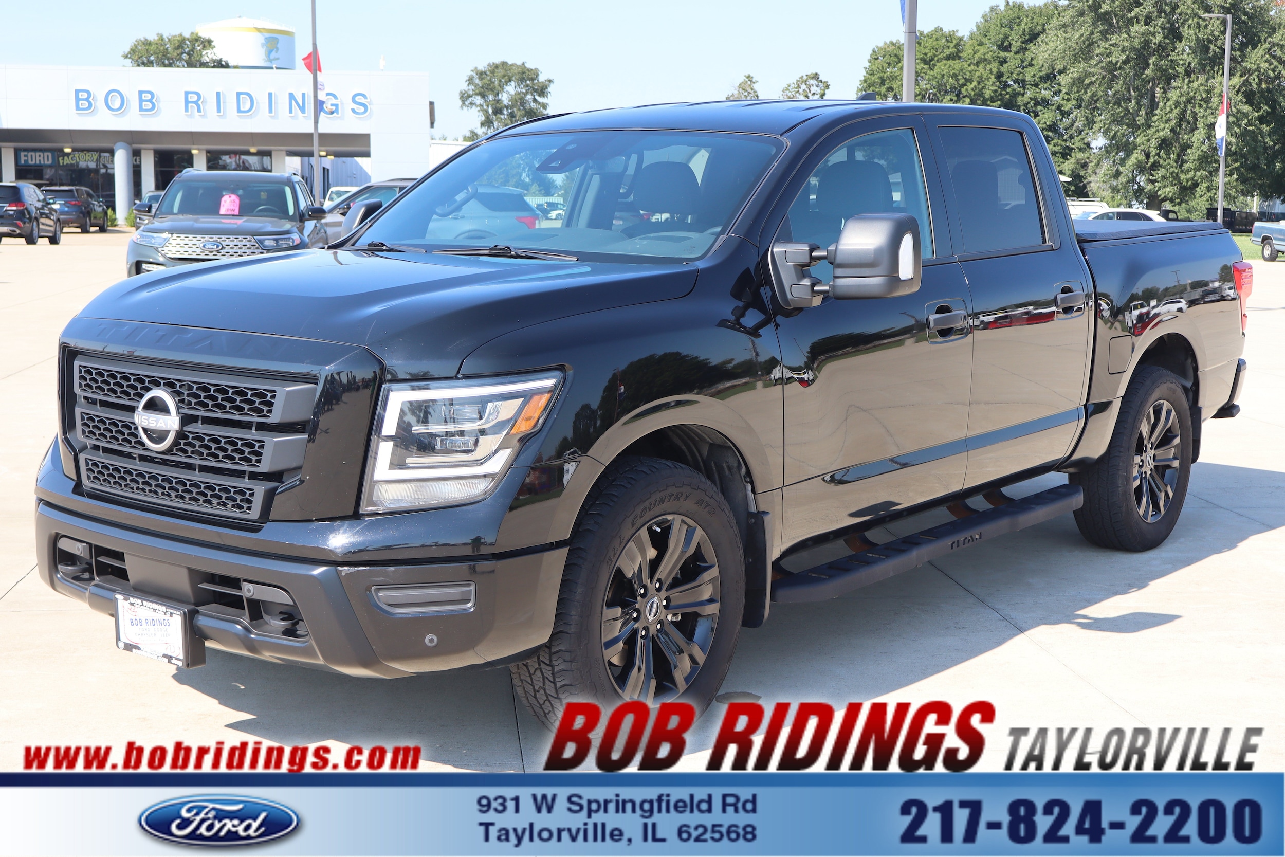 2023 Nissan Titan SV