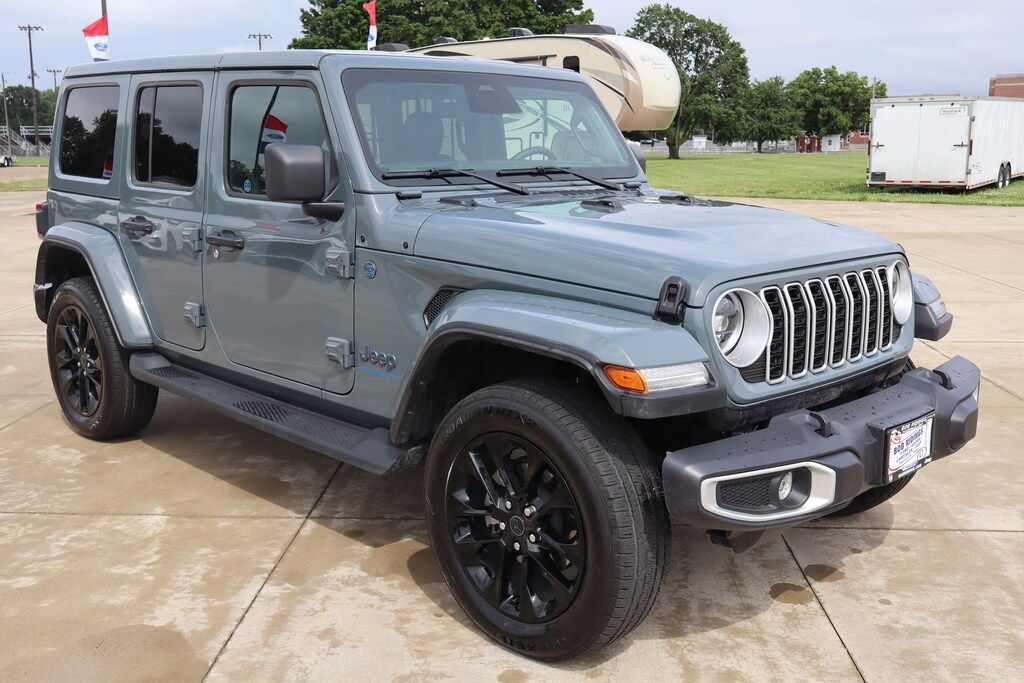 Used 2025 Jeep Wrangler 4xe Sahara SUV