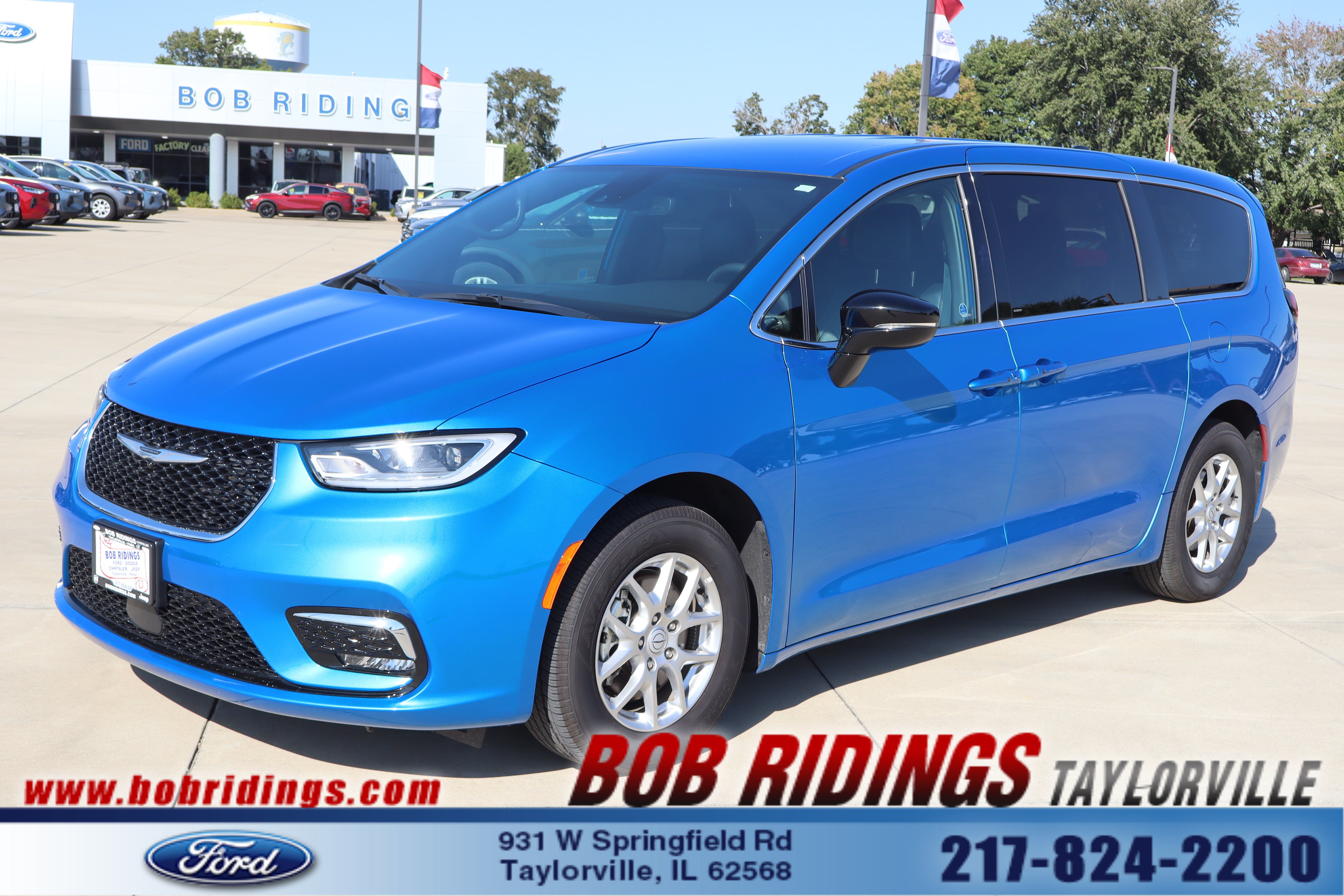 Used 2026 Chrysler Pacifica Select Van Passenger Van