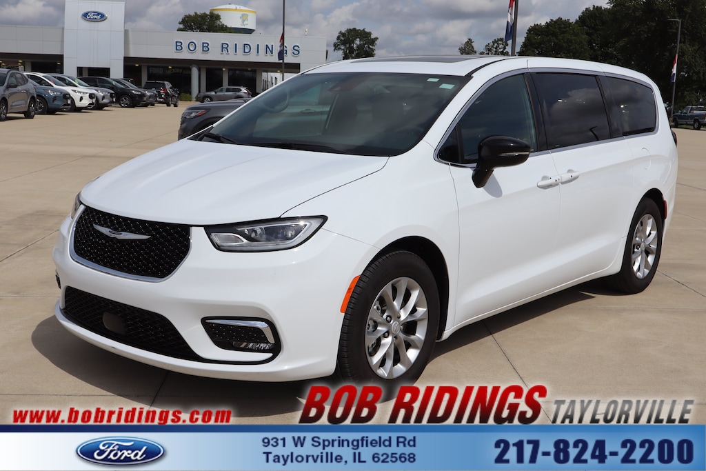 Used 2026 Chrysler Pacifica Limited Van Passenger Van