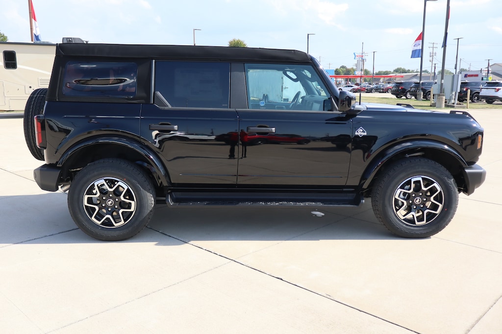New 2026 Ford Bronco Outer Banks SUV
