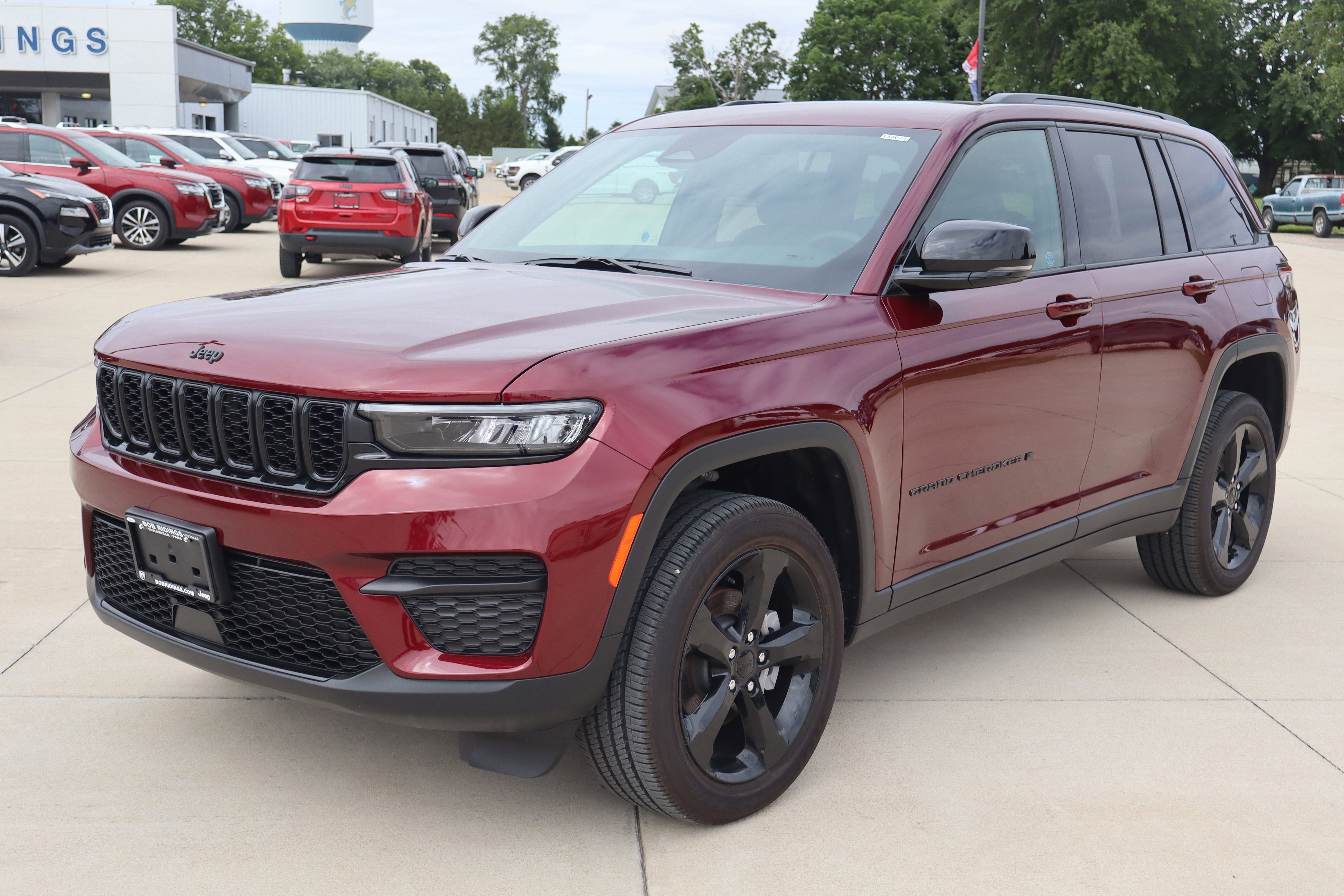 Used 2025 Jeep Grand Cherokee Altitude X SUV