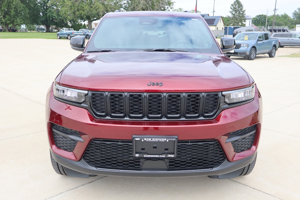 Used 2025 Jeep Grand Cherokee Altitude X SUV