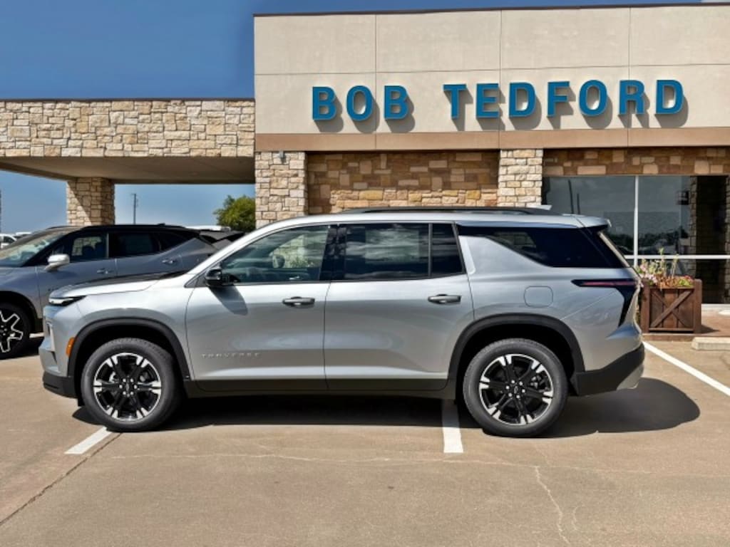New 2027 Chevrolet Traverse LT SUV