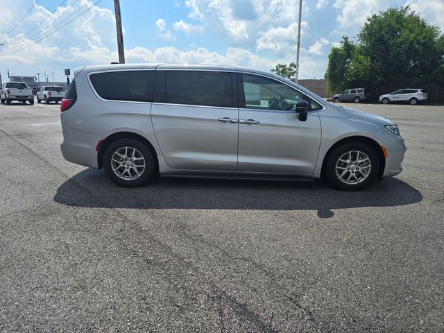 Used 2024 Chrysler Pacifica Touring L Minivan/Van