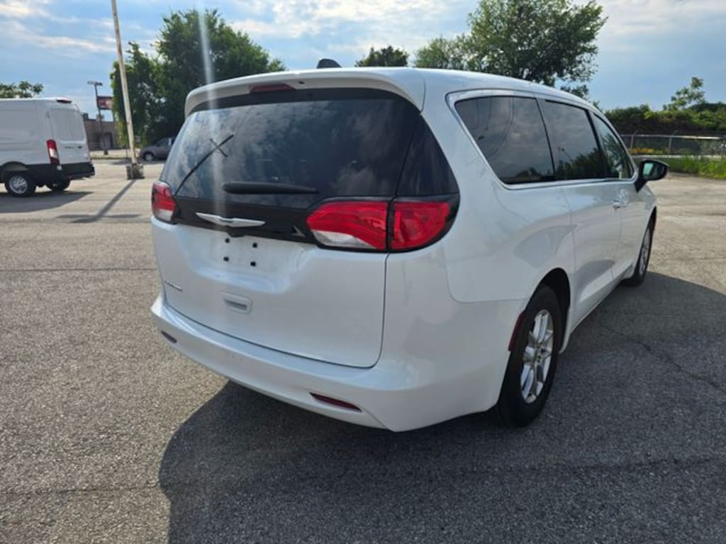 Used 2024 Chrysler Voyager LX Minivan/Van