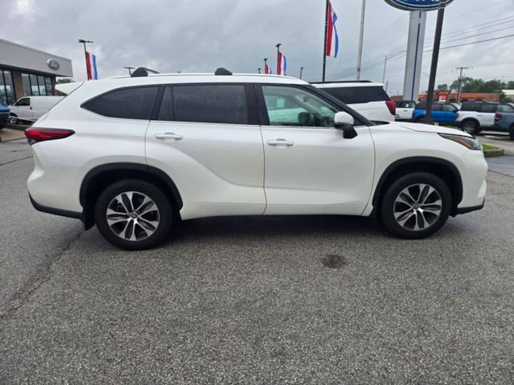 Used 2021 Toyota Highlander XLE SUV