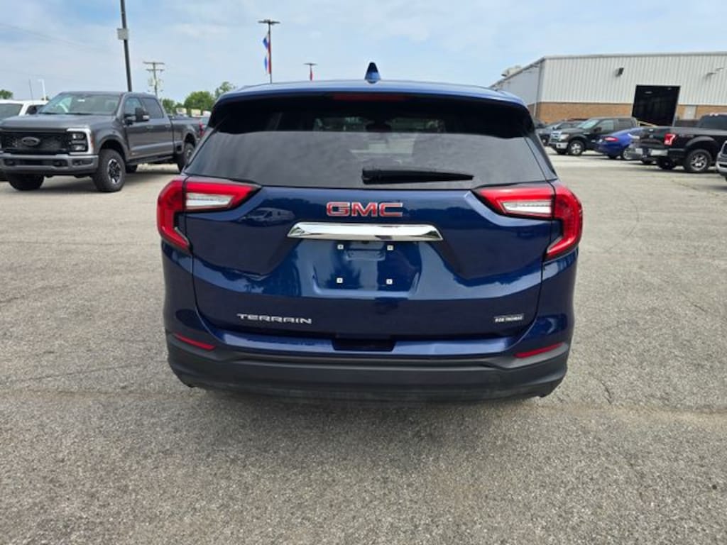 Used 2023 GMC Terrain SLE SUV