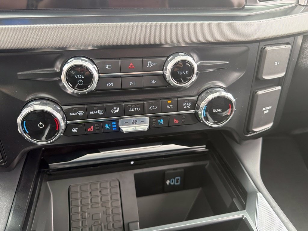 2026 Ford F-250 Super Duty Platinum - Photo 16