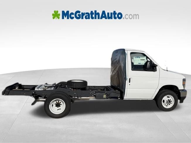 2026 Ford E-Series Cutaway Base - Photo 7