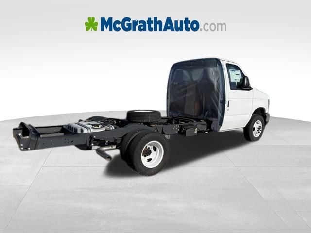2026 Ford E-Series Cutaway Base - Photo 6