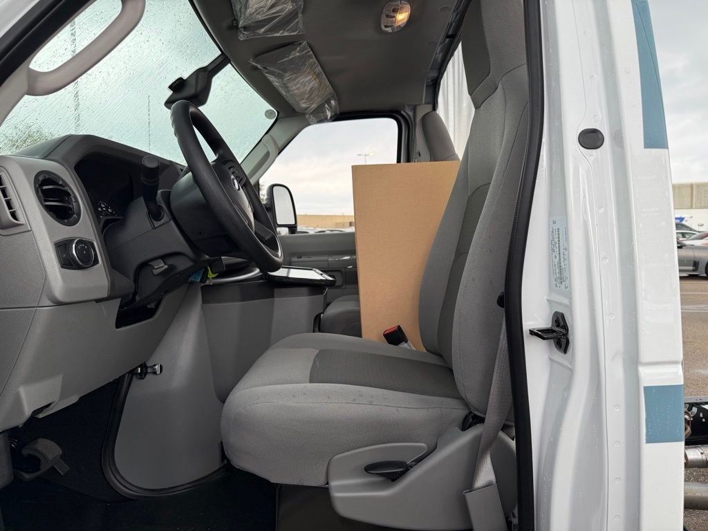 2026 Ford E-Series Cutaway Base - Photo 16