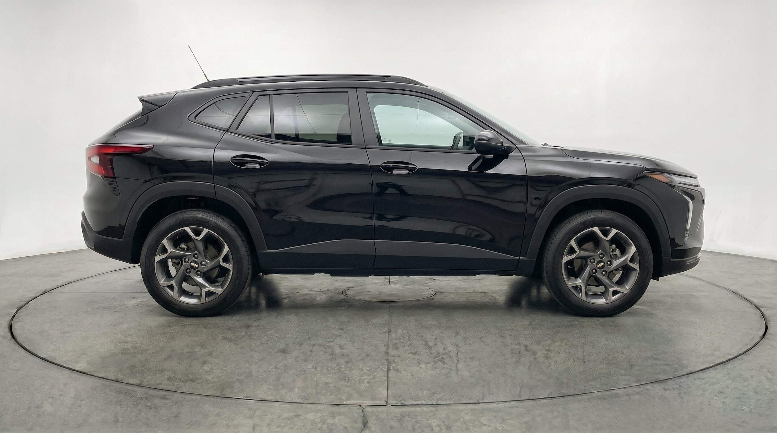 Thumbnail: 2025 Chevrolet Trax - 10