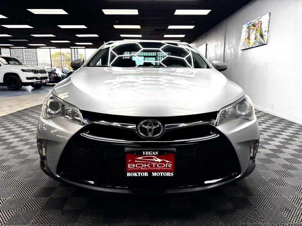Used 2017 Toyota Camry SE Sedan