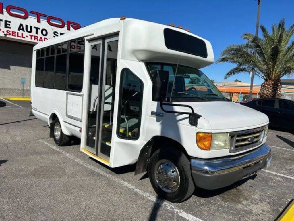 Used 2006 Ford E-350 Cutaway Base Truck
