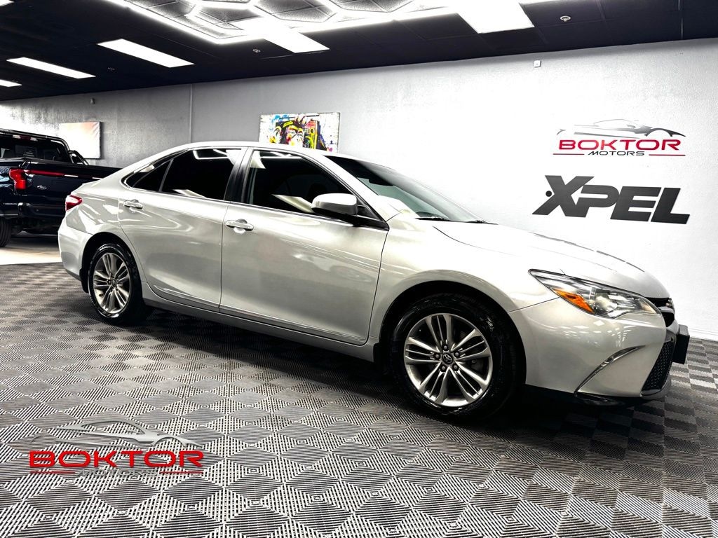 Used 2017 Toyota Camry SE Sedan