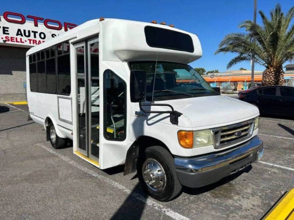 Used 2006 Ford E-350 Cutaway Base Truck