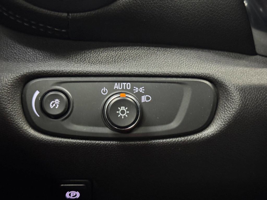 2019 Chevrolet Blazer 1LT - Photo 32