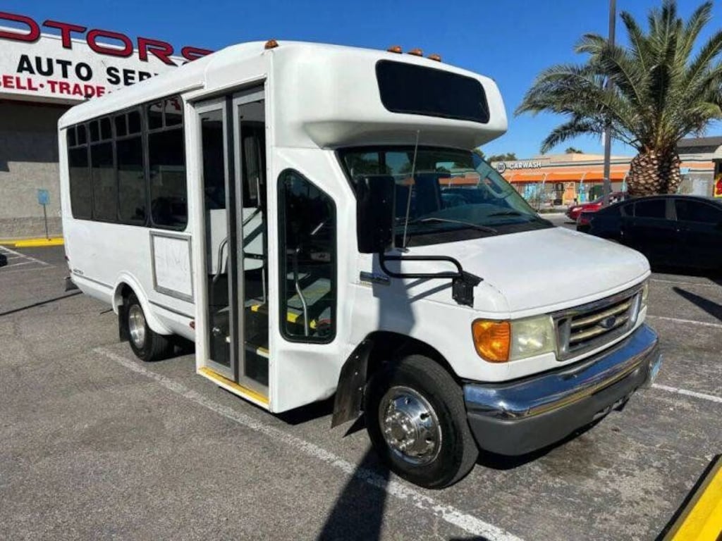 Used 2006 Ford E-350 Cutaway Base Truck
