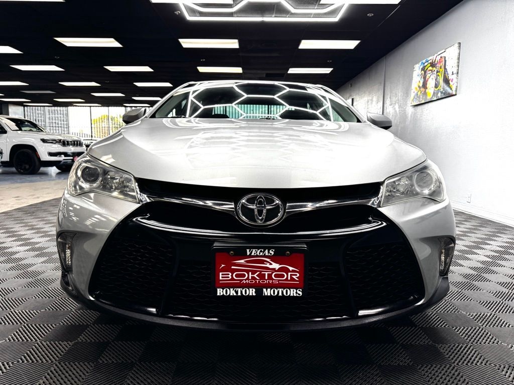 Used 2017 Toyota Camry SE Sedan