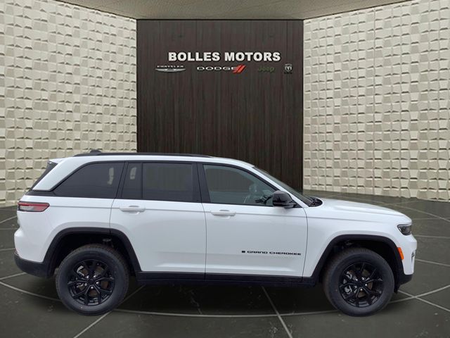 2025 Jeep Grand Cherokee Laredo Sport Utility