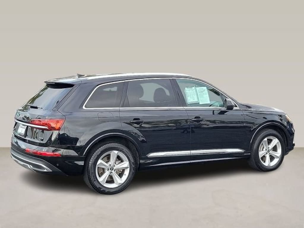 Used 2024 Audi Q7 Premium Plus