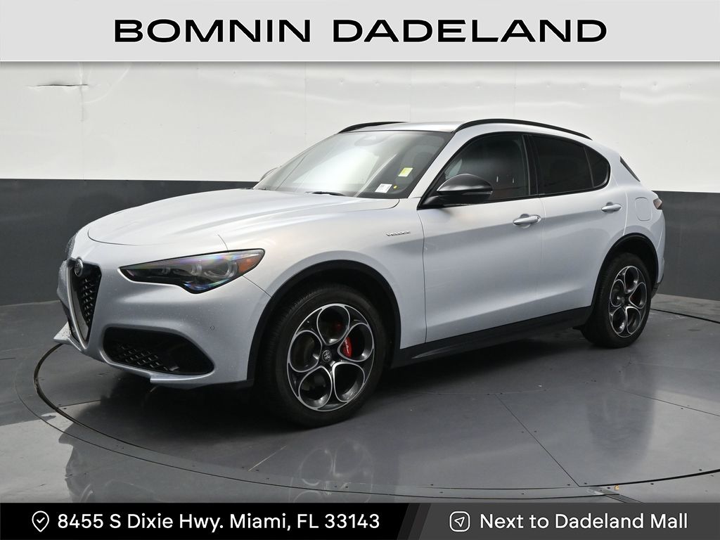 2025 Alfa Romeo Stelvio