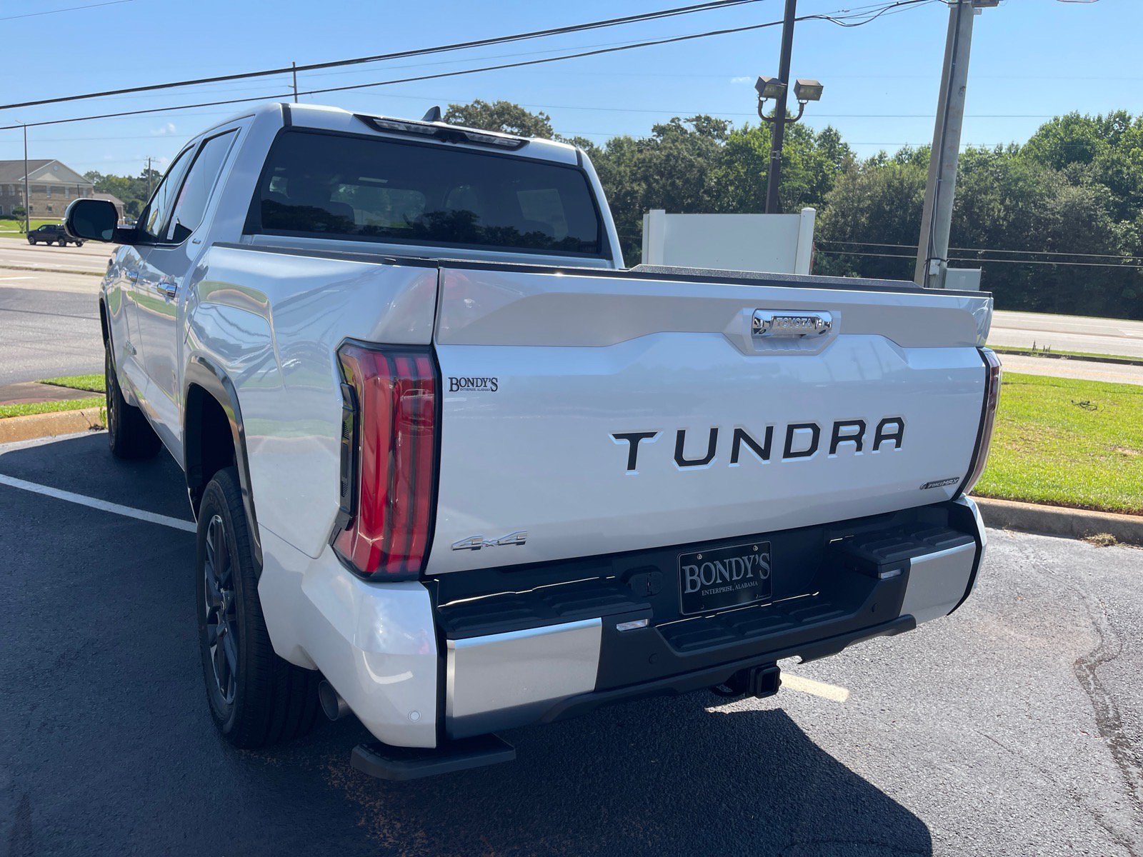 2026 Toyota Tundra Limited - Photo 12