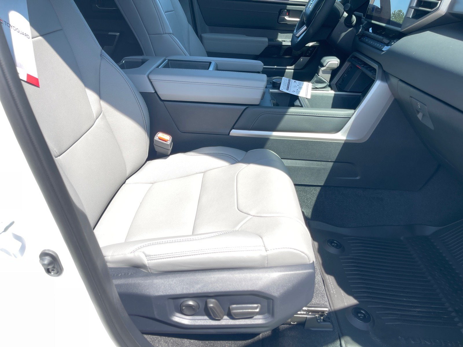 2026 Toyota Tundra Limited - Photo 18