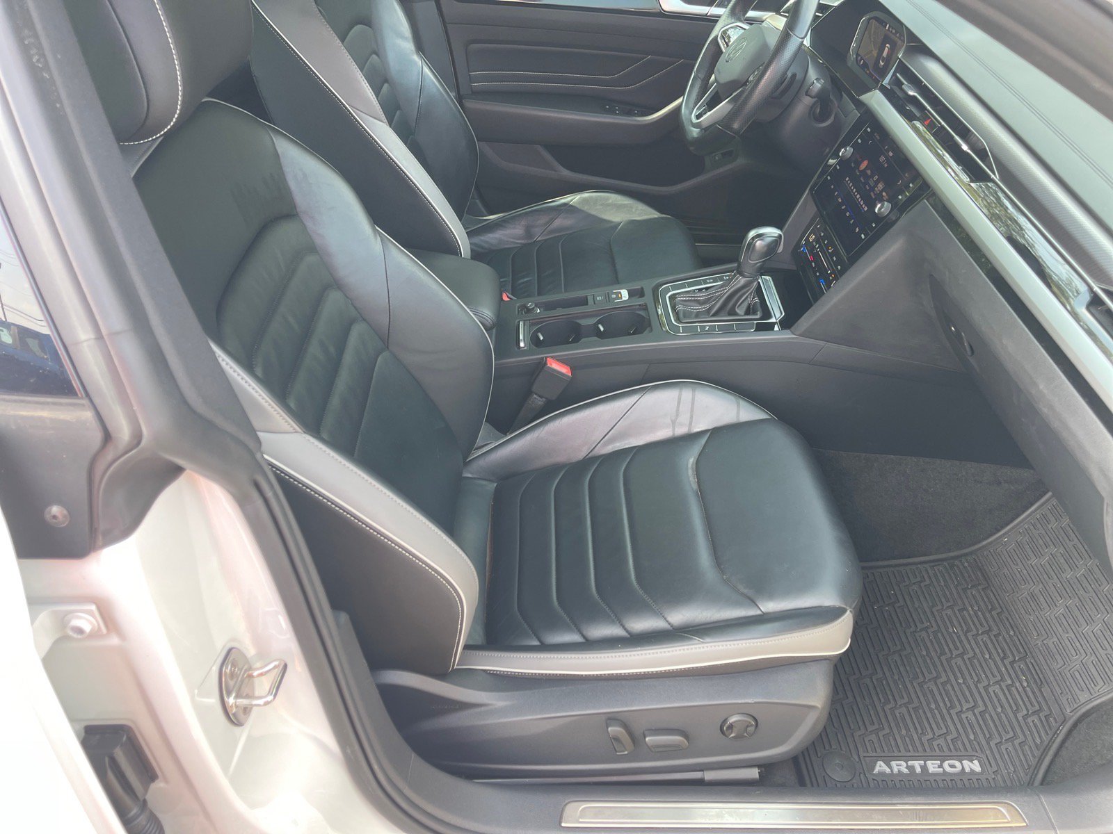 2023 Volkswagen Arteon SEL R-Line - Photo 19