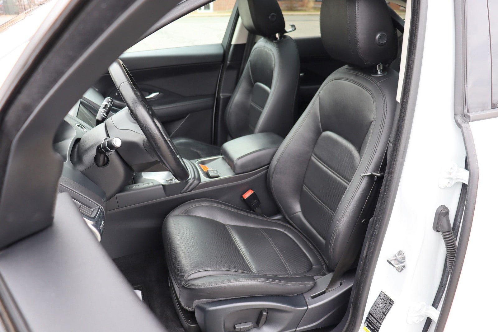 2019 Jaguar E-PACE S - Photo 13