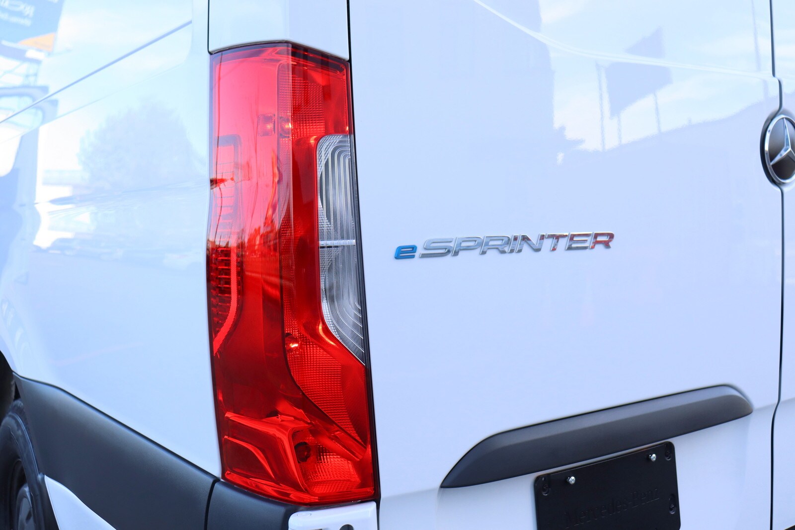 2024 Mercedes-Benz eSprinter Cargo Van Base - Photo 47