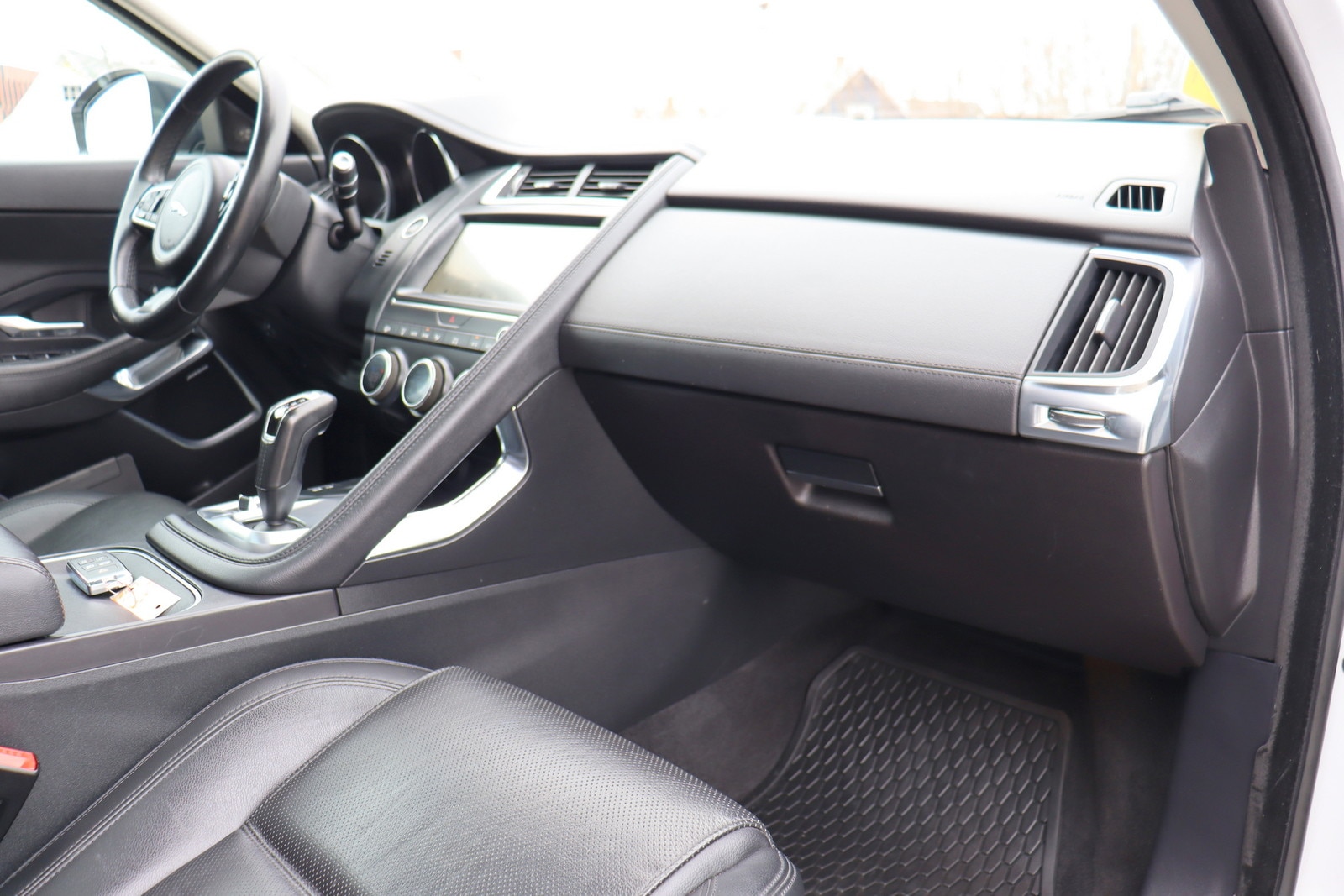 2019 Jaguar E-PACE S - Photo 22