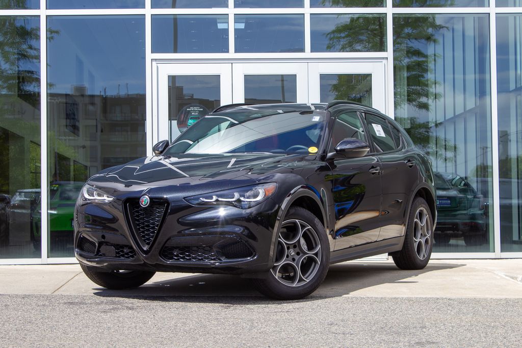 2025 Alfa Romeo Stelvio