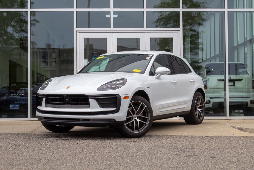 2025 Porsche Macan