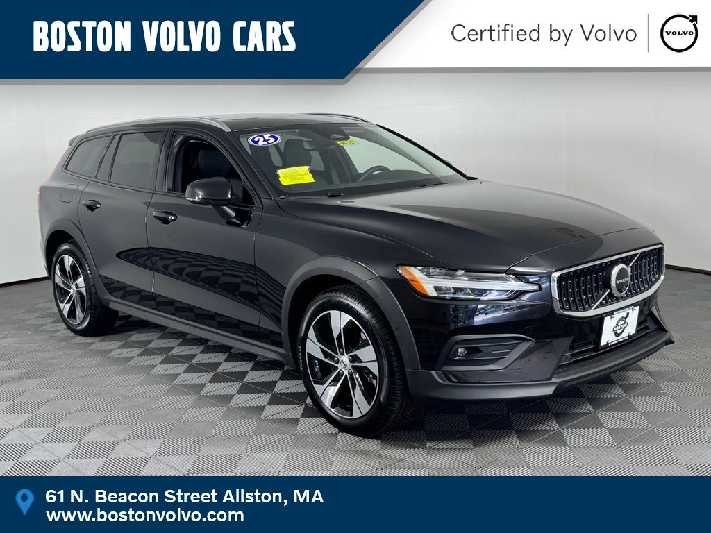 2025 Volvo V60 Cross Country
