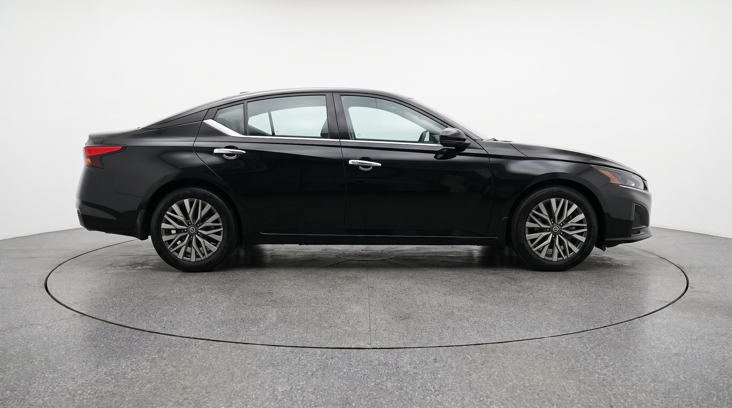 Thumbnail: 2025 Nissan Altima - 10