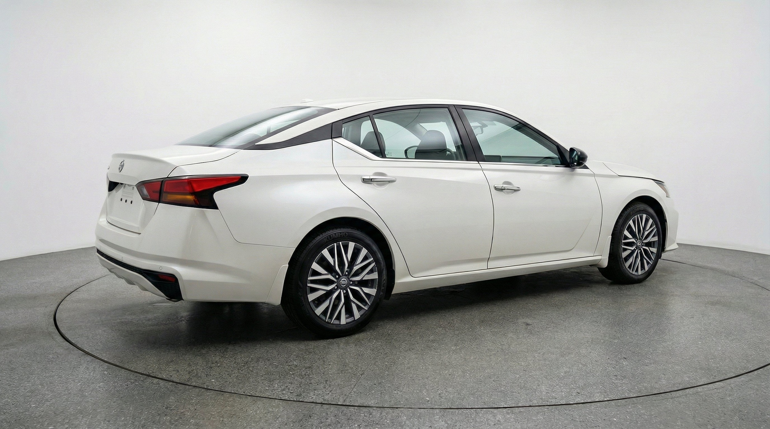Thumbnail: 2025 Nissan Altima - 9