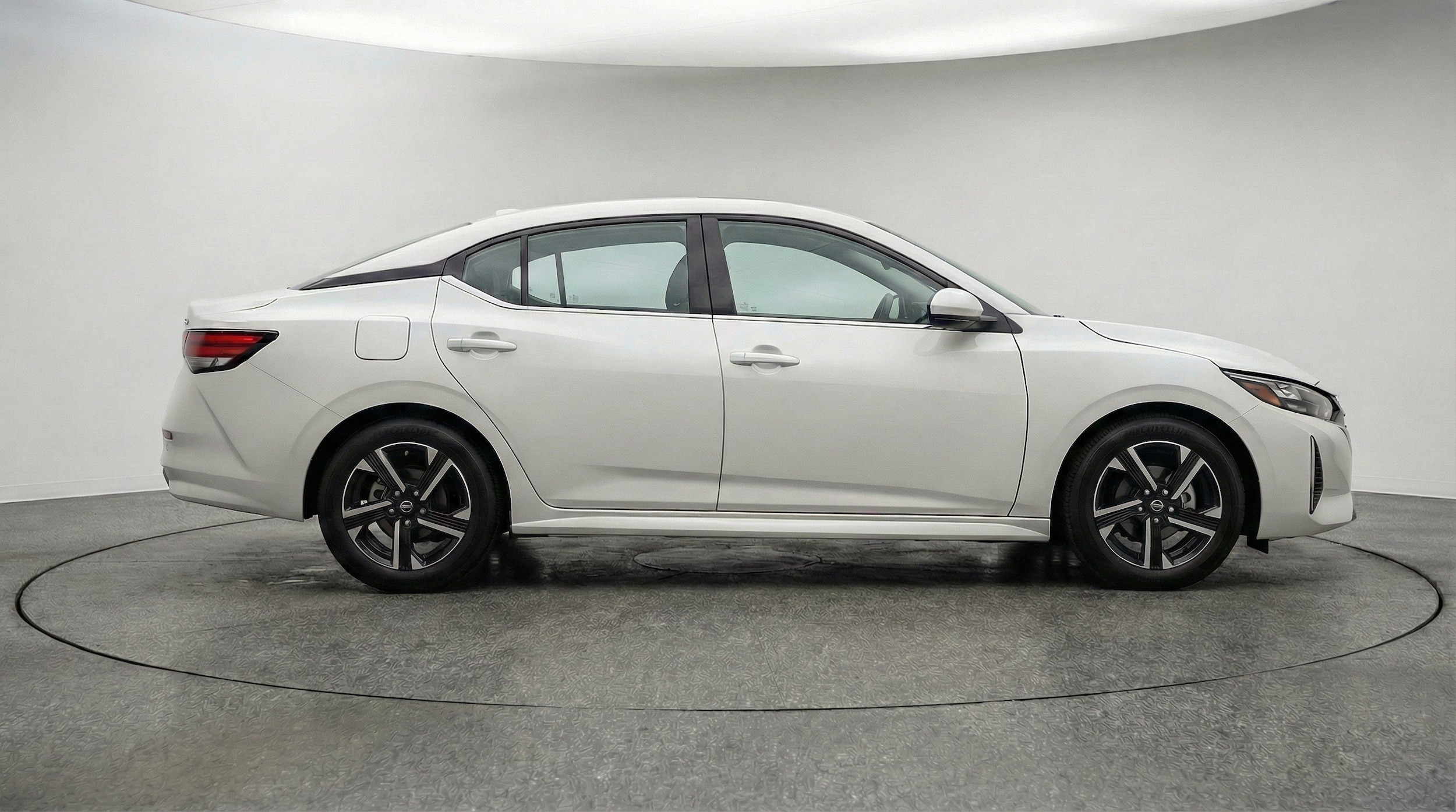 Thumbnail: 2025 Nissan Sentra - 10