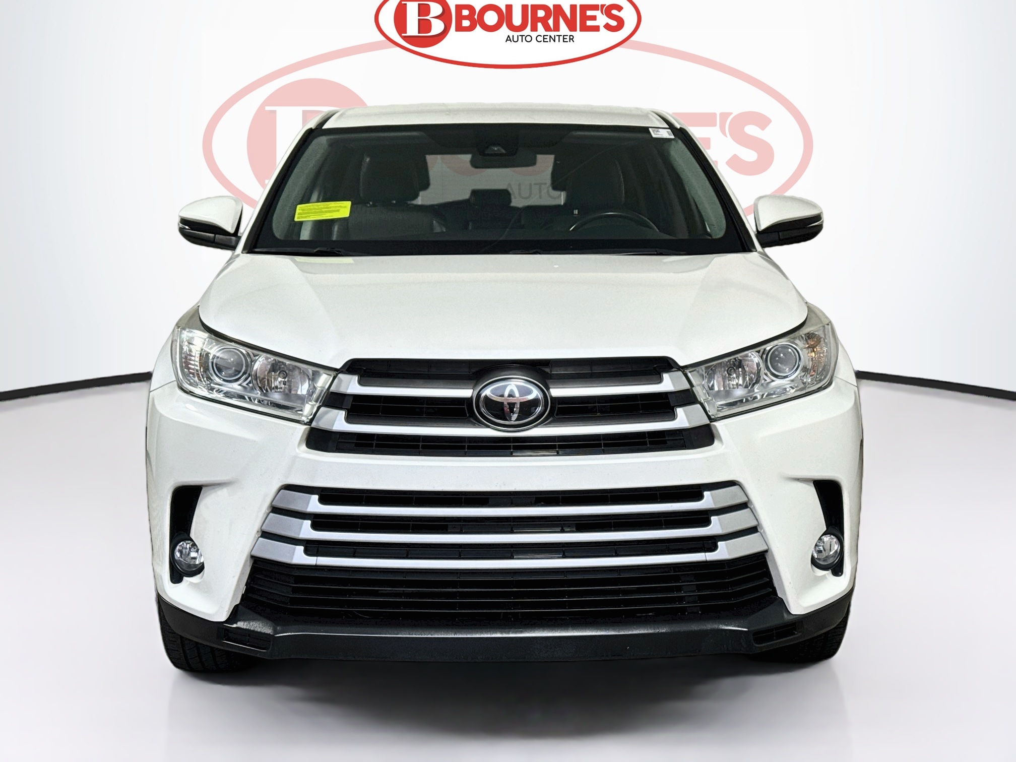 Used 2017 Toyota Highlander LE Plus V6 AWD w/Bluetooth SUV