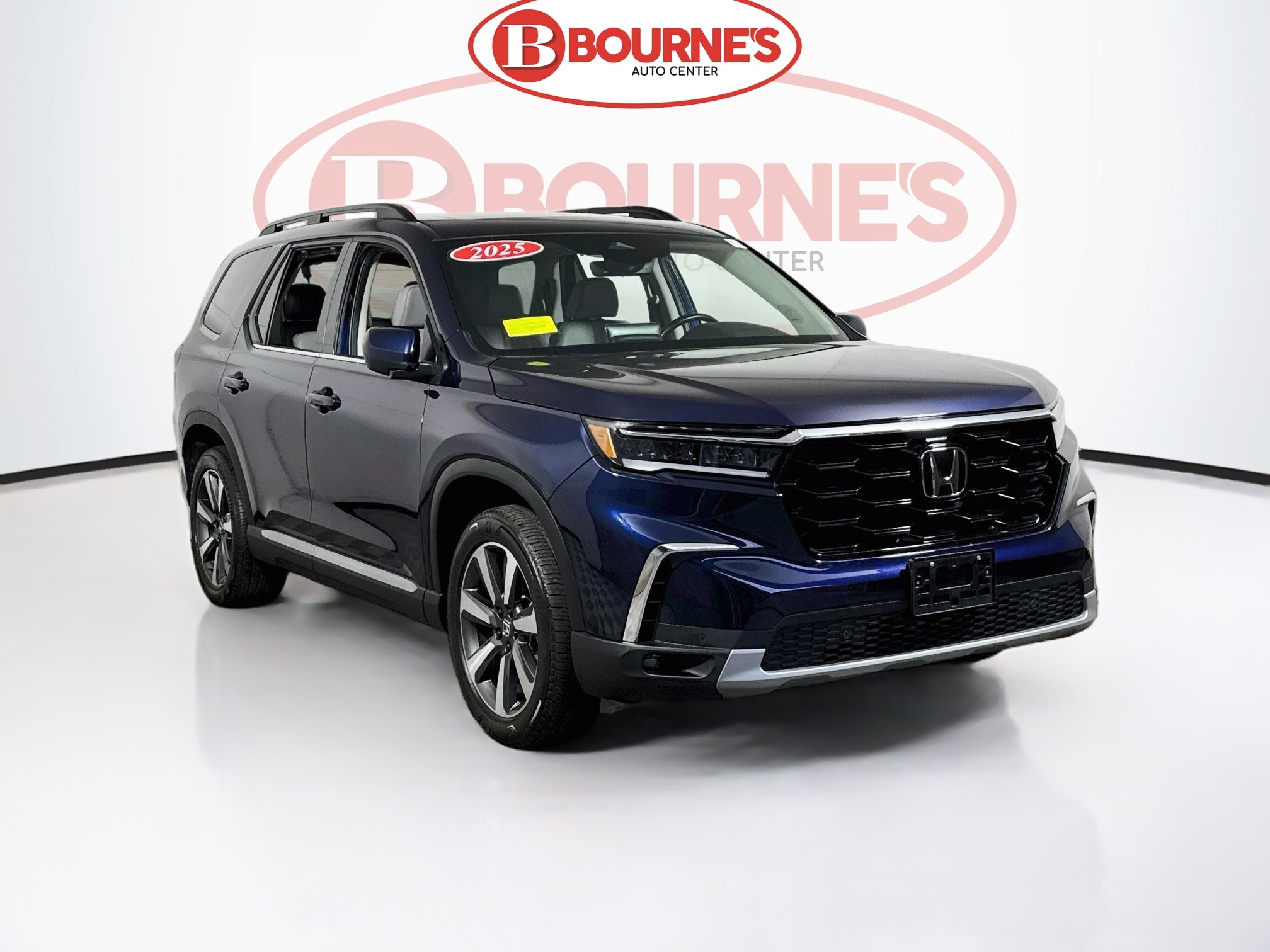 2025 Honda Pilot Touring AWD w/Navigation,Leather,Pano Sunroof SUV