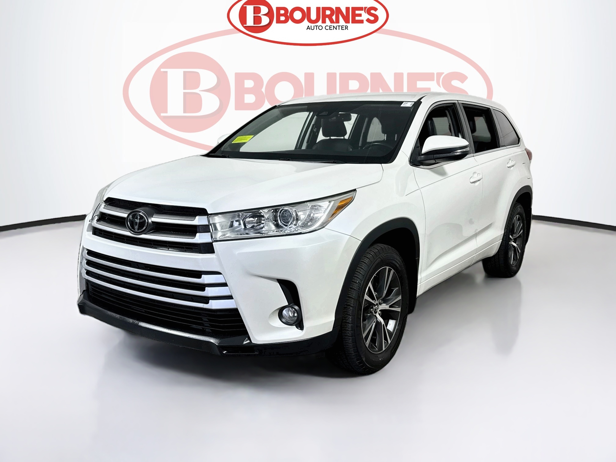 Used 2017 Toyota Highlander LE Plus V6 AWD w/Bluetooth SUV